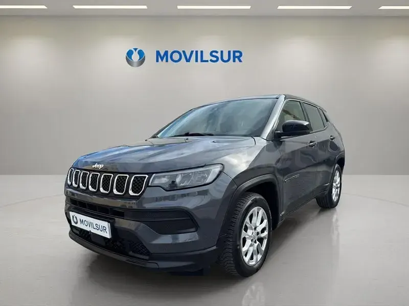 Usado Jeep Compass Limited 130 CV (95 kW) 2022 Gris / plata SUV
