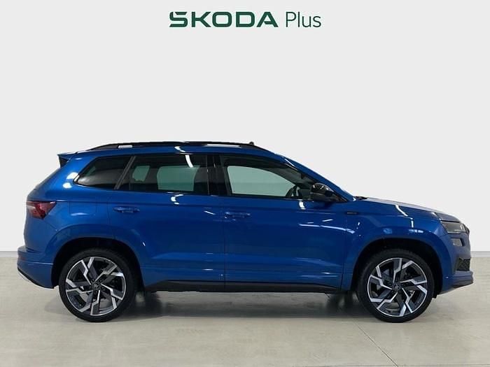 Usado Skoda Karoq SportLine 150 CV (110 kW) 2025 Azul SUV