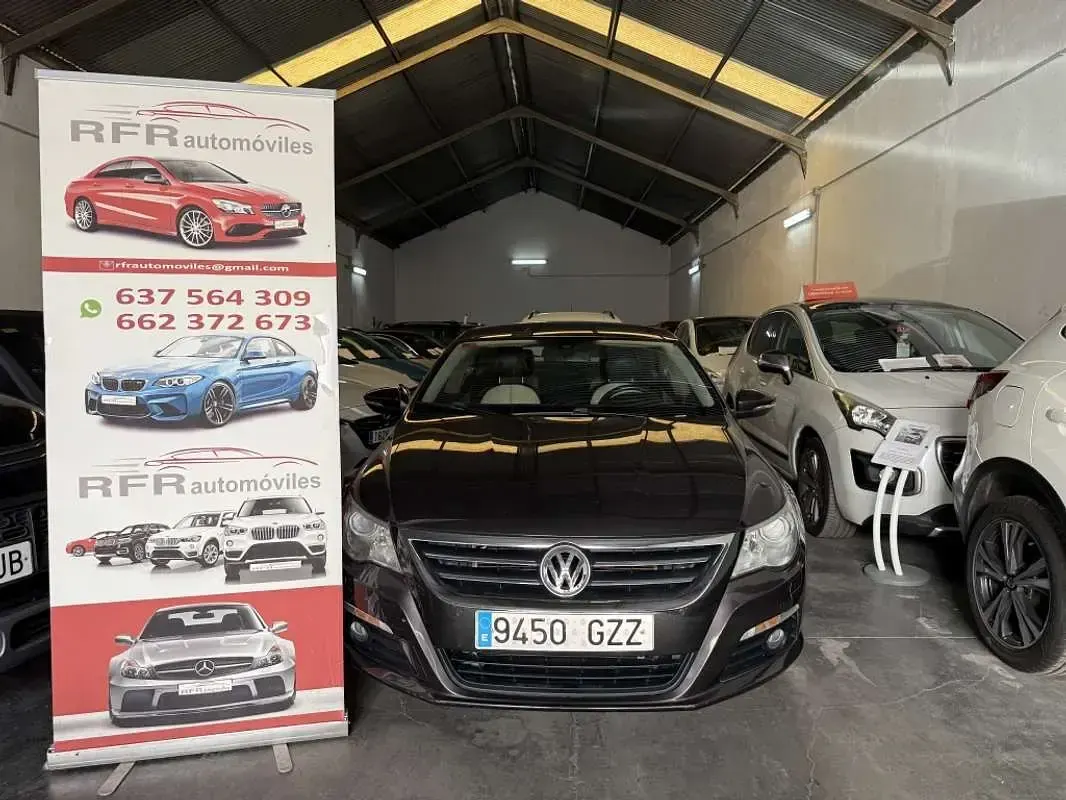 Usado VW Passat Advance 140 CV (102 kW) 2010 Marrón Coupe