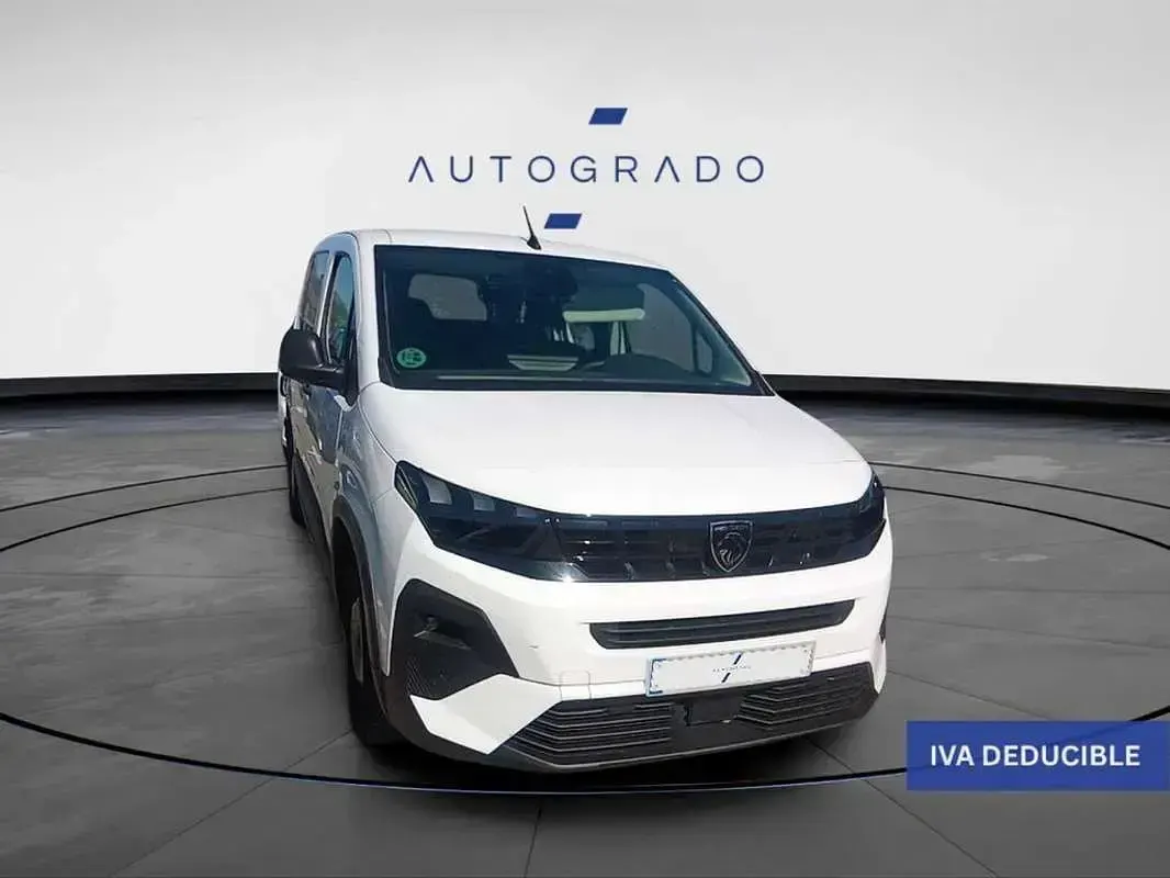 Usado Peugeot Rifter Allure 100 CV (73 kW) 2024 Blanco Monovolumen