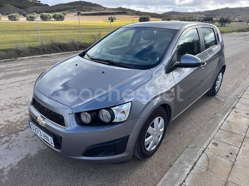 Gris / plata Usado 2012 Chevrolet Aveo LT Berlina | 4490 € (Precio justo) - Imagen 1/4
