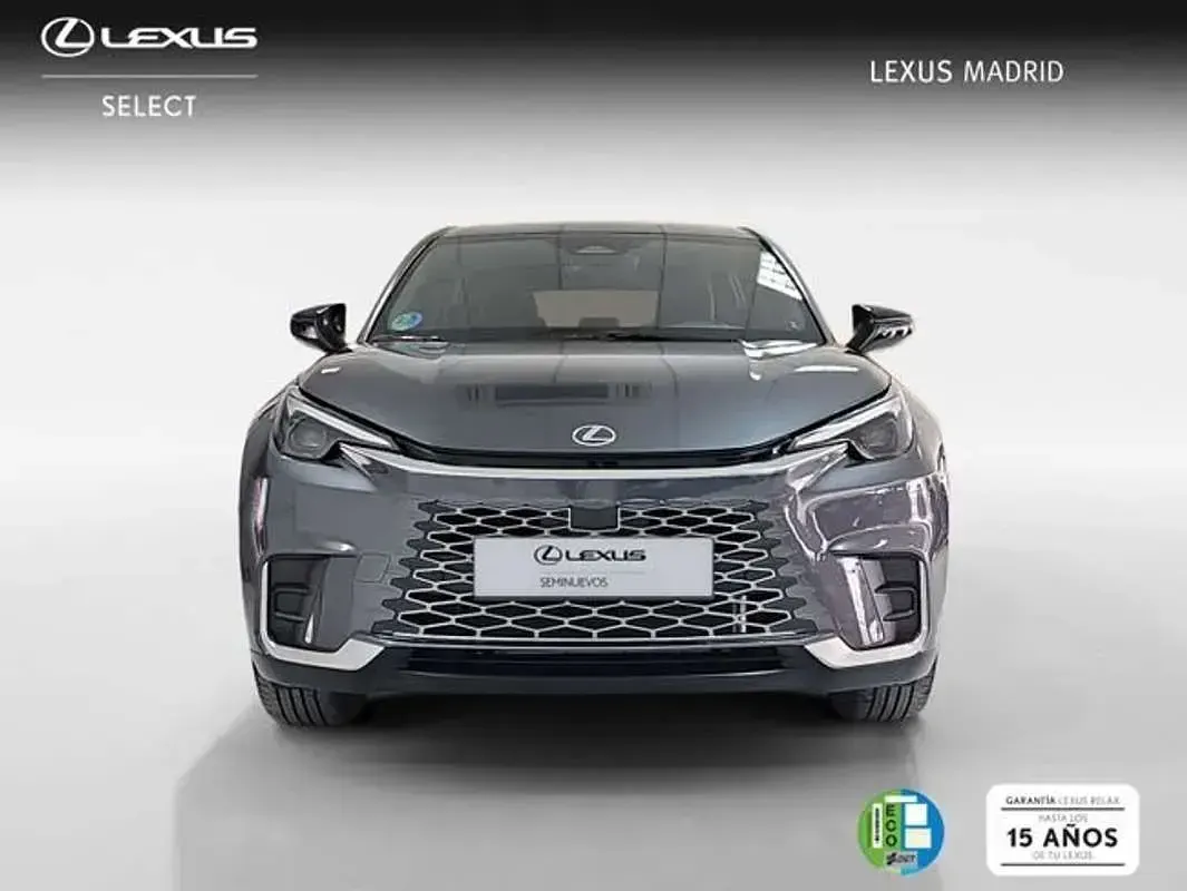 Usado Lexus LBX 136 CV (100 kW) 2025 Gris SUV