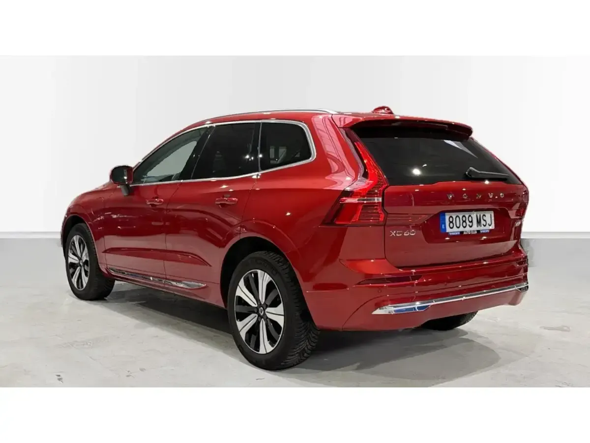 Usado Volvo XC60 Plus 350 CV (257 kW) 2024 Rojo SUV