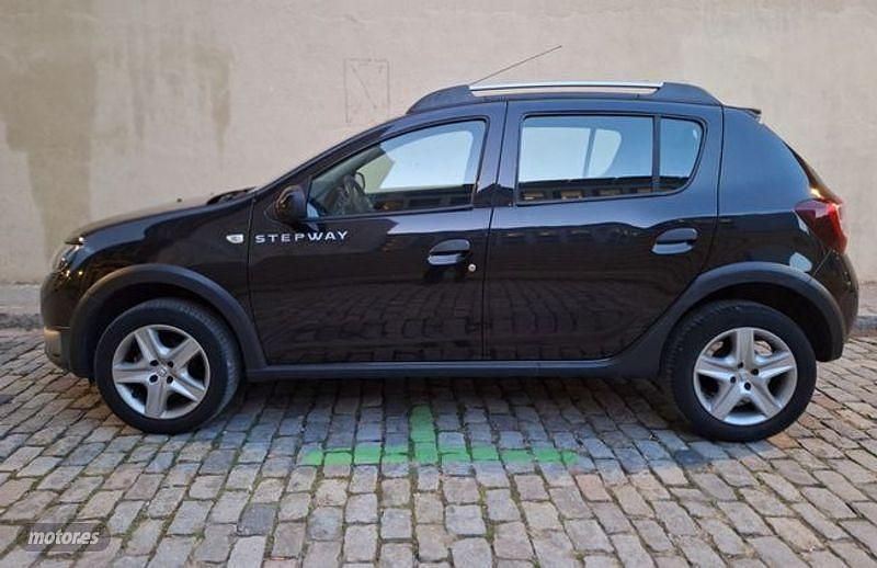 Usado Dacia Sandero Stepway 89 CV (65 kW) 2016 Negro Berlina
