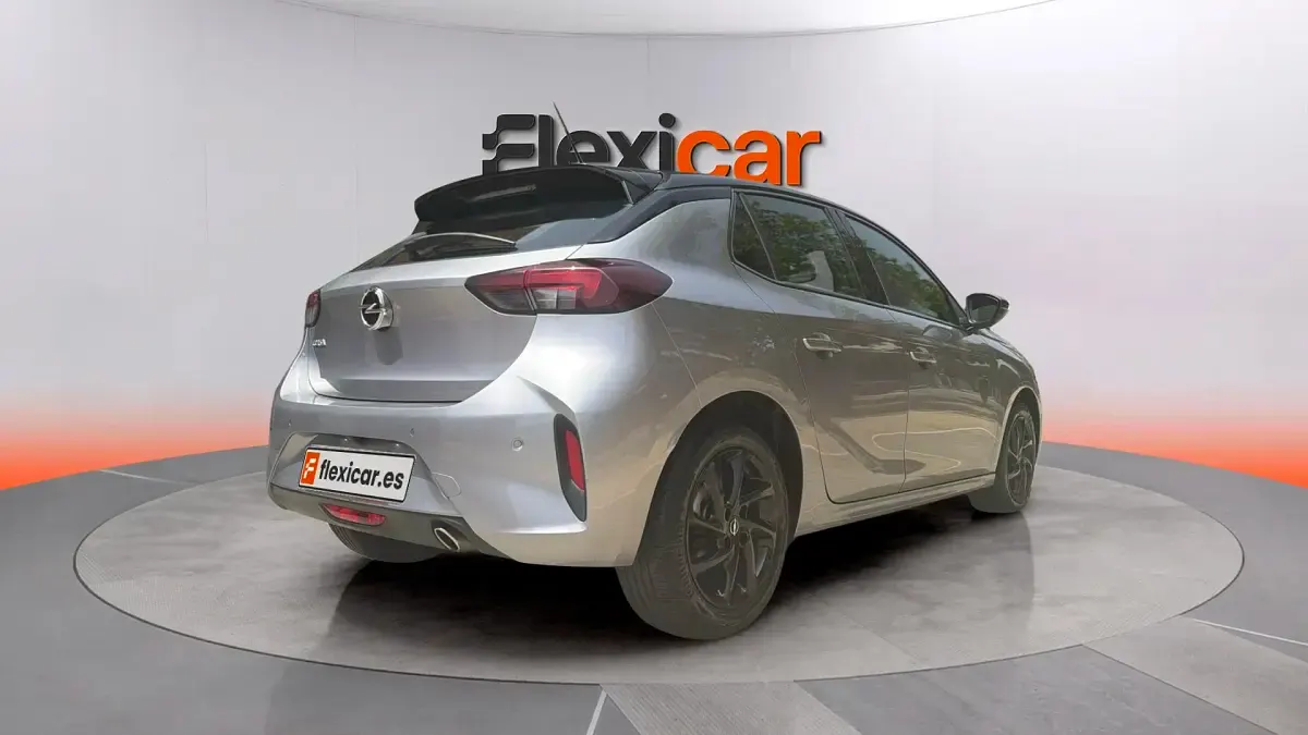 Usado Opel Corsa GS Line 102 CV (75 kW) 2021 Gris Utilitario