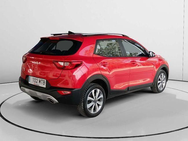 Usado Kia Stonic 100 CV (73 kW) 2024 Rojo SUV