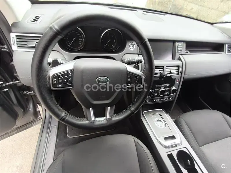 Usado Land Rover Discovery Sport SE 150 CV (110 kW) 2018 Gris / plata SUV