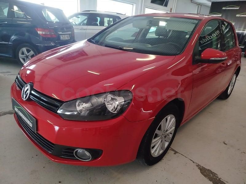 Usado VW Golf VI 105 CV (77 kW) 2010 Rojo Utilitario