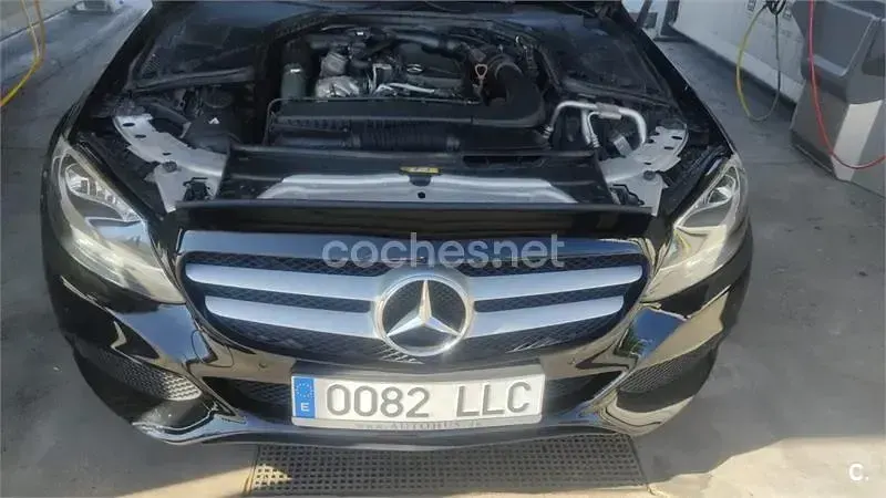 Usado Mercedes 200 75 CV (55 kW) 1993 Negro Familiar