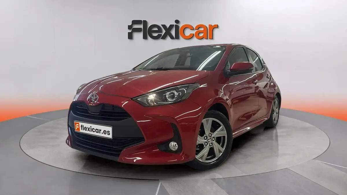 Usado Toyota Yaris Hybrid Active 116 CV (85 kW) 2025 Rojo Berlina