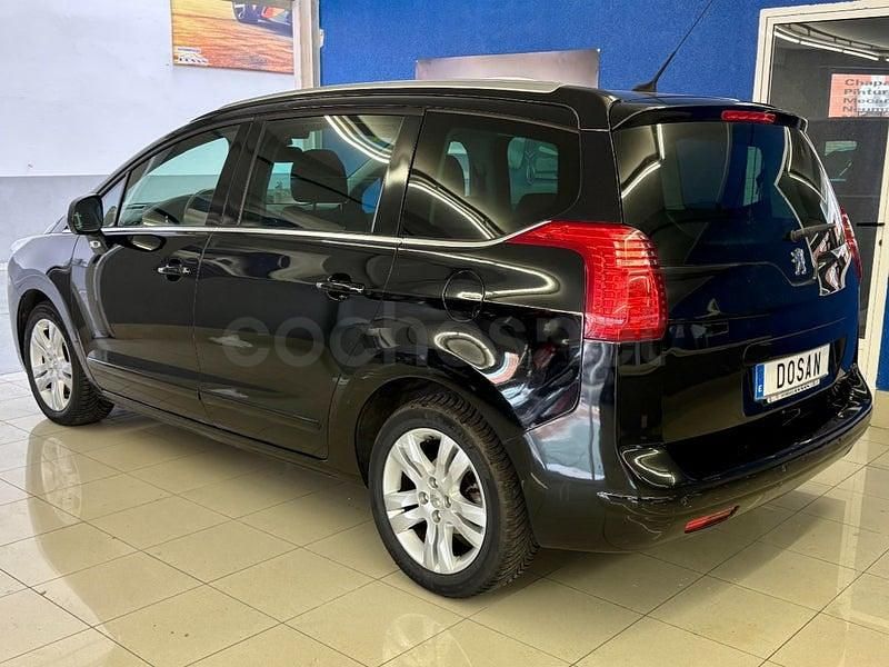 Usado Peugeot 5008 Sport 150 CV (110 kW) 2011 Negro Monovolumen