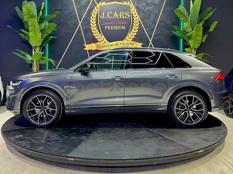 Usado Audi Q8 S-line plus 286 CV (210 kW) 2020 Gris / plata SUV