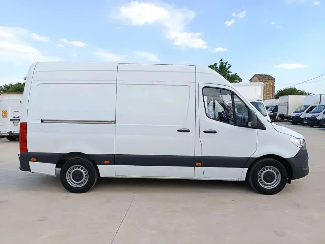 Usado Mercedes Sprinter 150 CV (110 kW) 2023 Blanco Van