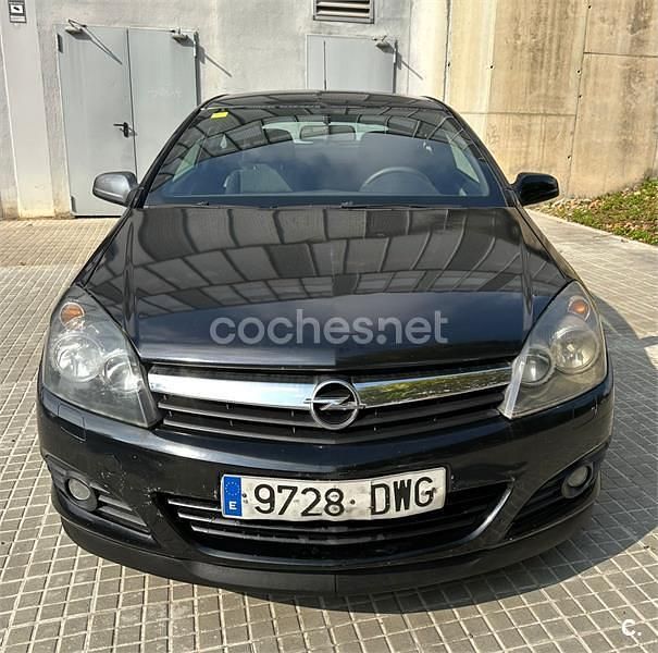 Negro Usado 2006 Opel Astra GTC Sport Berlina | 3200 € (Precio justo) - Imagen 1/2
