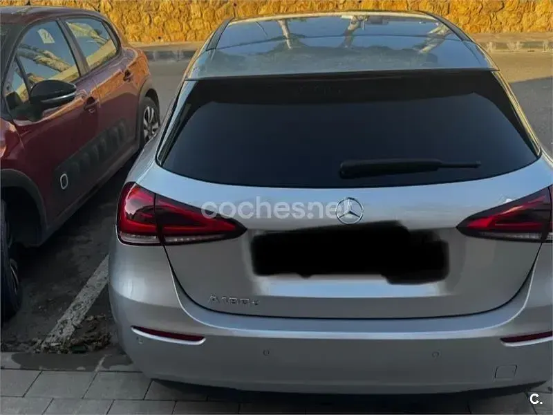 Usado Mercedes A180 116 CV (85 kW) 2020 Gris / plata Berlina