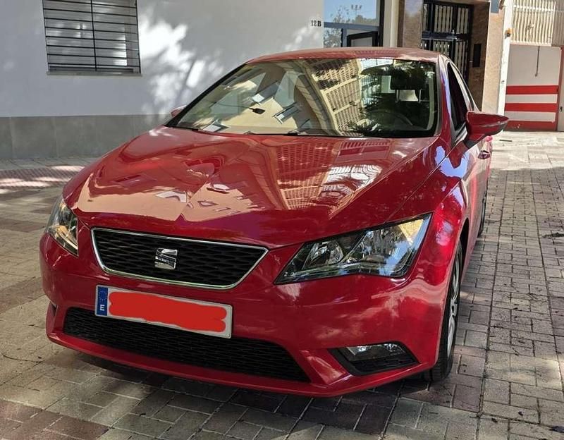 Rojo Usado 2014 Seat Leon ST Reference Familiar | 9165 € (Precio justo) - Imagen 1/4