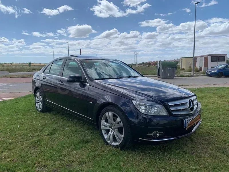 Usado Mercedes C220 Avantgarde 170 CV (125 kW) 2010 Azul Berlina