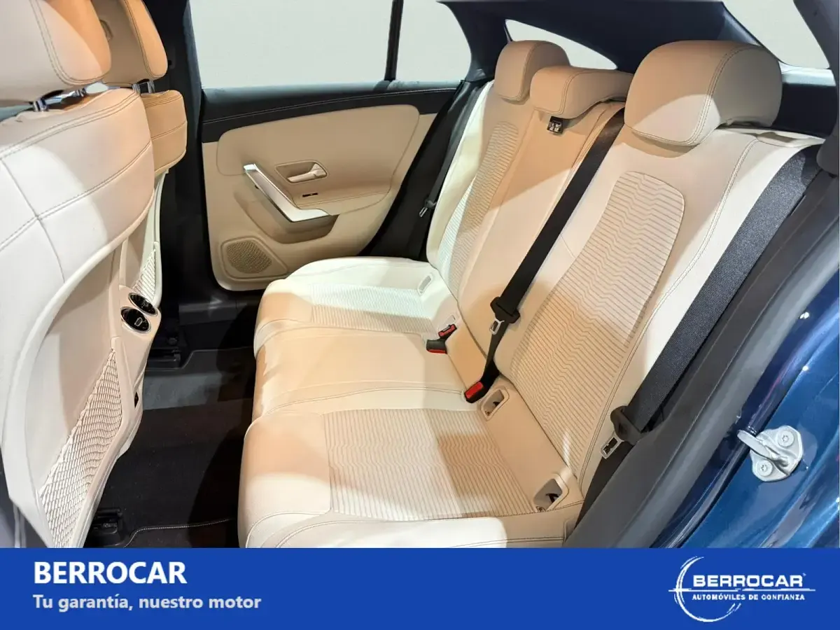 Usado Mercedes CLA220 Shooting Brake 190 CV (139 kW) 2021 Azul Familiar