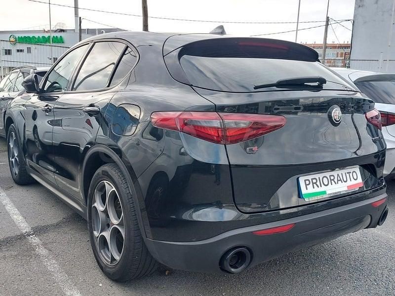 Usado Alfa Romeo Stelvio Sprint 190 CV (139 kW) 2020 Negro SUV