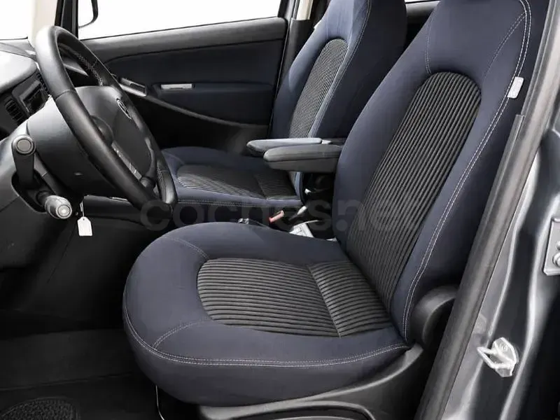 Usado Lancia Musa 90 CV (66 kW) 2007 Gris / plata Monovolumen