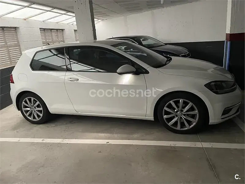 Usado VW Golf VII Advance 125 CV (91 kW) 2017 Blanco Berlina