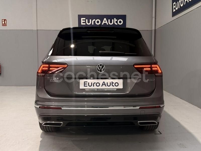 Usado VW Tiguan Allspace Sportline 150 CV (110 kW) 2020 Gris / plata SUV