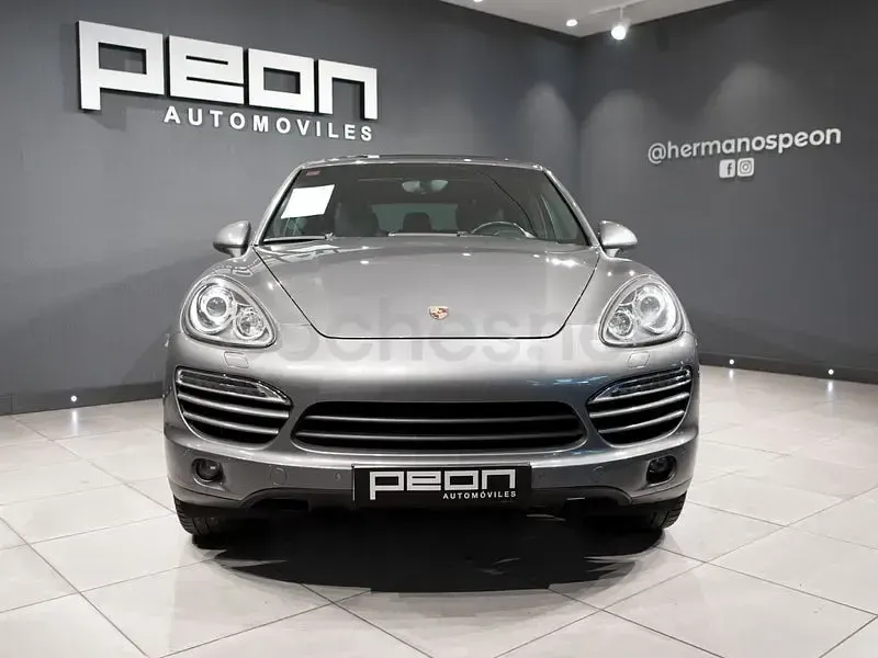 Käytetty Porsche Cayenne 245 HP (180 kW) 2012 Harmaa Katumaasturi
