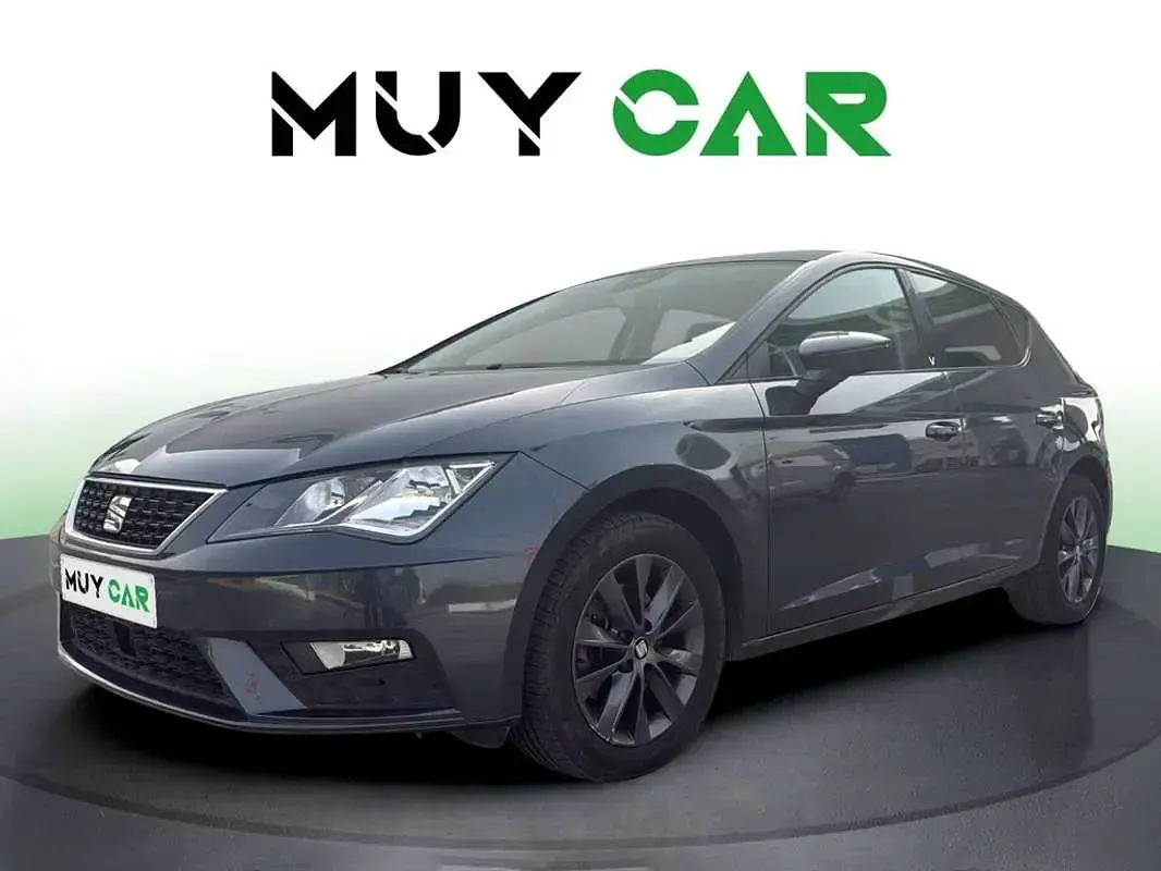 Usado Seat Leon Style 131 CV (96 kW) 2019 Gris Utilitario