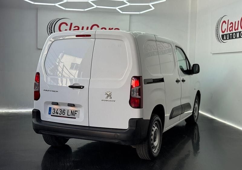 Usado Peugeot Partner Premium 100 CV (73 kW) 2021 Blanco Monovolumen