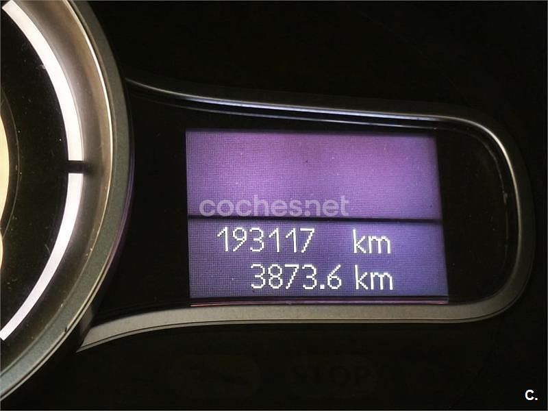 Usado Renault Mégane Expression 105 CV (77 kW) 2009 Gris / plata Berlina