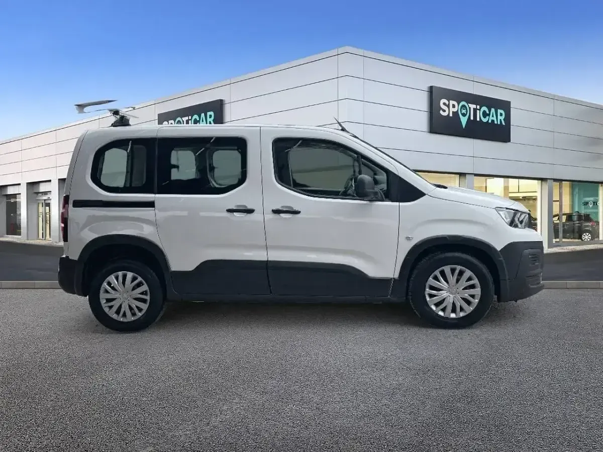 Usado Peugeot Rifter Access 100 CV (73 kW) 2020 Blanco Monovolumen