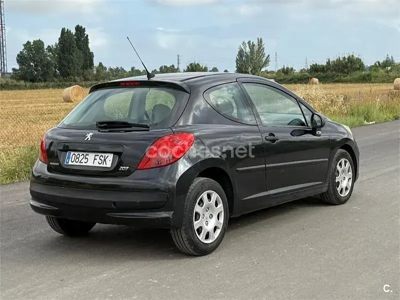 Usado Peugeot 207 75 CV (55 kW) 2008 Negro Berlina