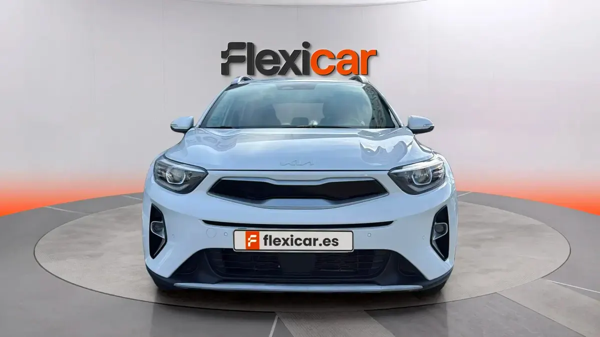 Usado Kia Stonic 84 CV (61 kW) 2022 Blanco SUV