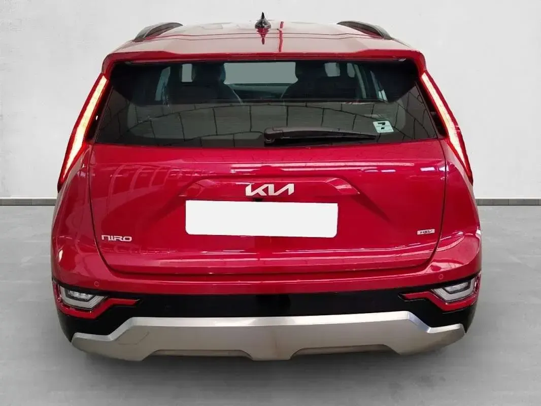 Usado Kia Niro 141 CV (103 kW) 2024 Rojo SUV