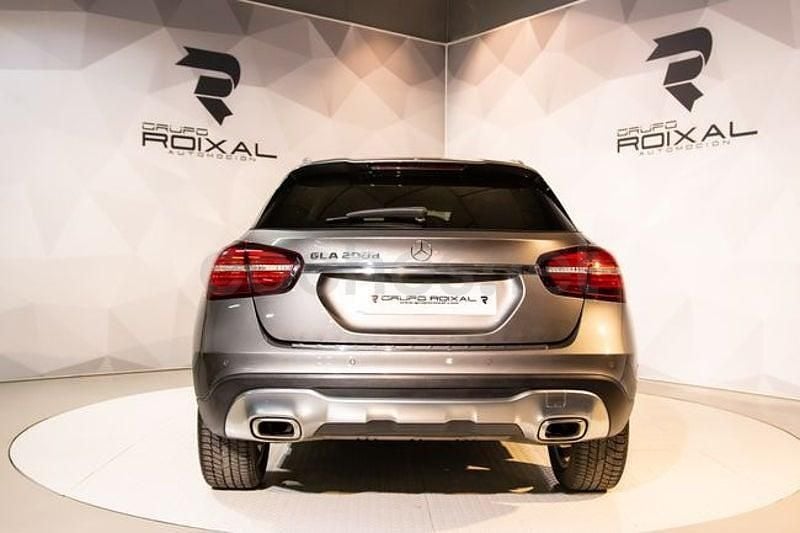 Usado Mercedes GLA200 136 CV (100 kW) 2019 Gris / plata SUV