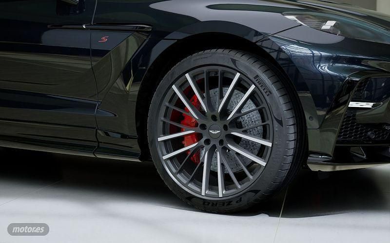 Nuevo Aston Martin DBX 727 CV (534 kW) 2025 Ultramarine black SUV
