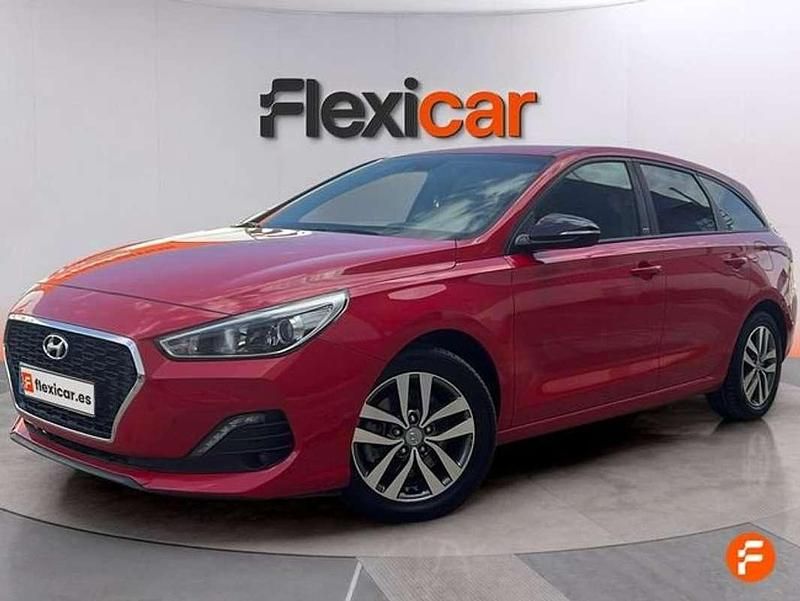Usado Hyundai i30 GO! 120 CV (88 kW) 2019 Rojo Familiar