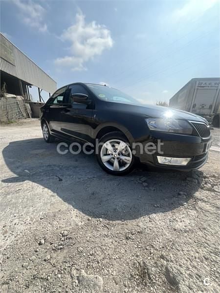 Usado Skoda Rapid Elegance 105 CV (77 kW) 2015 Negro Utilitario
