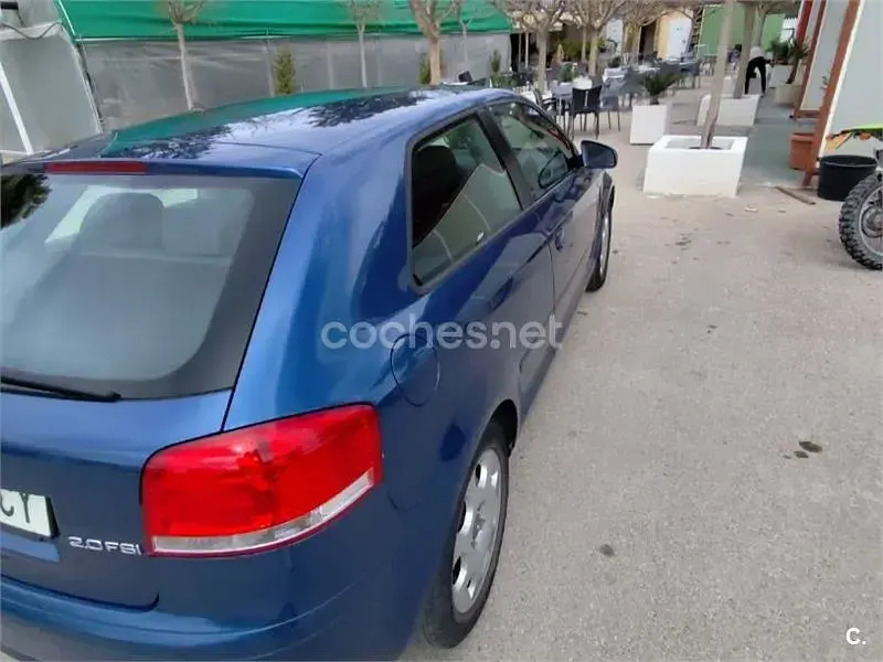 Usado Audi A3 Ambition 150 CV (110 kW) 2004 Azul Utilitario