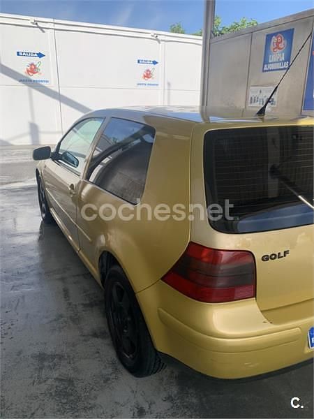Usado VW Golf III GT 100 CV (73 kW) 1998 Amarillo Berlina
