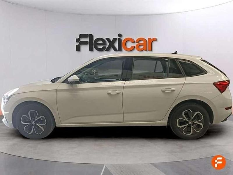 Usado Skoda Scala Ambition 116 CV (85 kW) 2023 Blanco Utilitario
