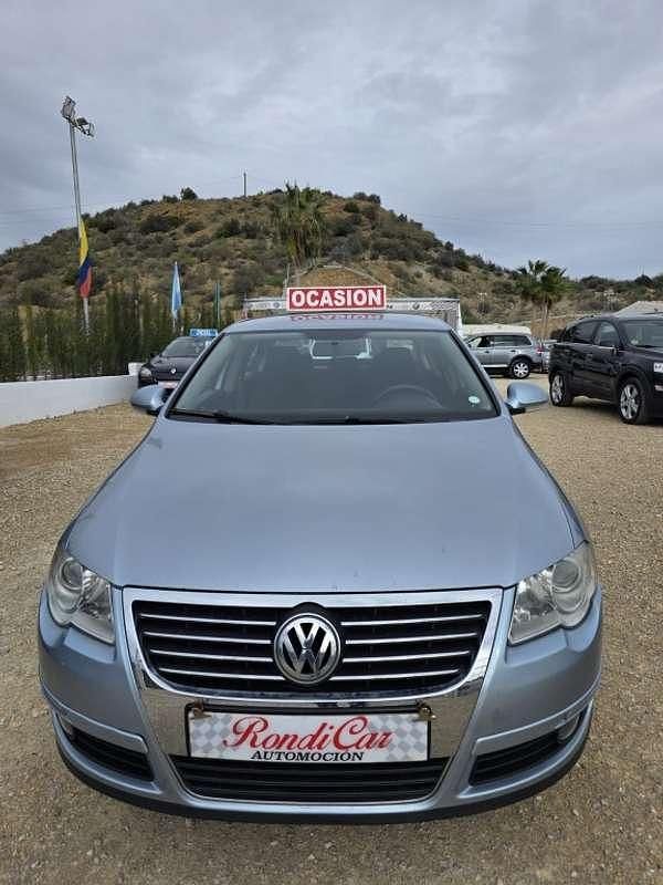 Usado VW Passat 105 CV (77 kW) 2007 Azul Berlina
