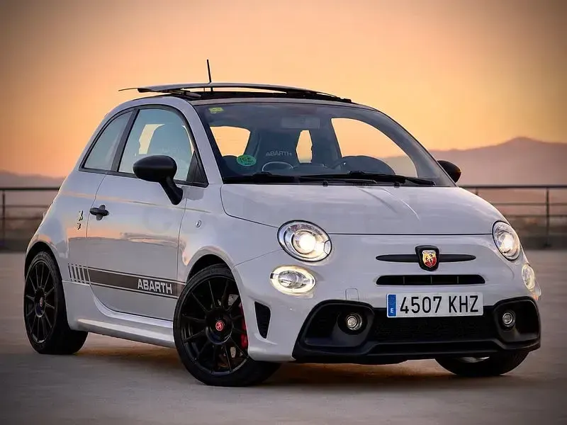 Usado Abarth 595 Competizione 180 CV (132 kW) 2018 Gris / plata Berlina