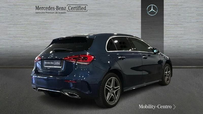 Usado Mercedes A250 AMG line 217 CV (159 kW) 2022 Denim blue  metallic paint Utilitario