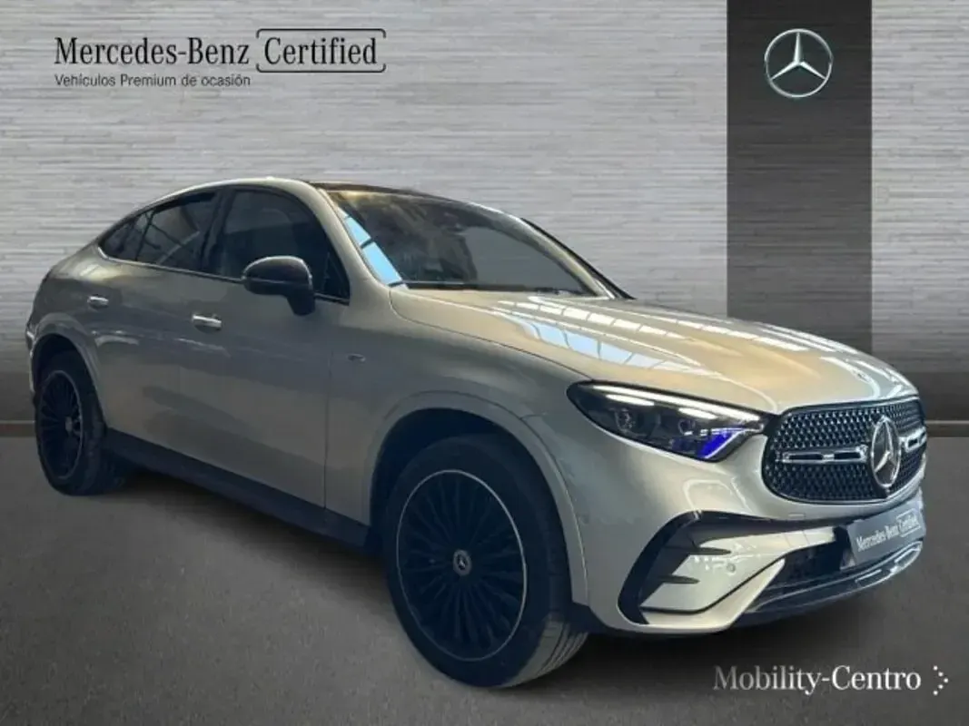 Usado Mercedes GLC300 AMG line 197 CV (144 kW) 2025 Hightechsilber metallic Coupe