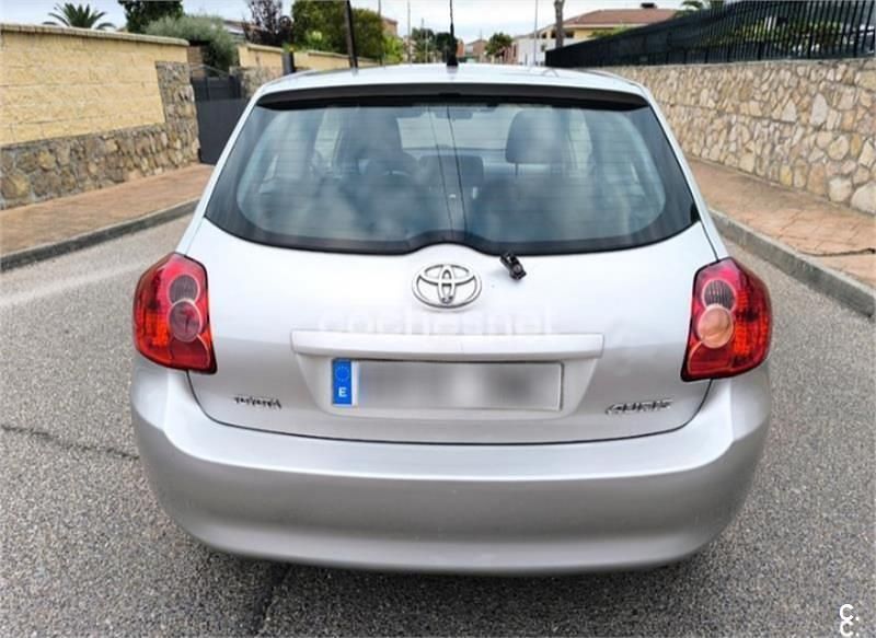 Usado Toyota Auris Luna 126 CV (92 kW) 2010 Gris / plata Utilitario