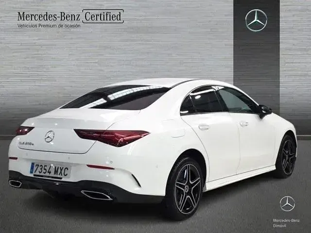 Usado Mercedes CLA250e 218 CV (160 kW) 2024 Blanco polar Coupe