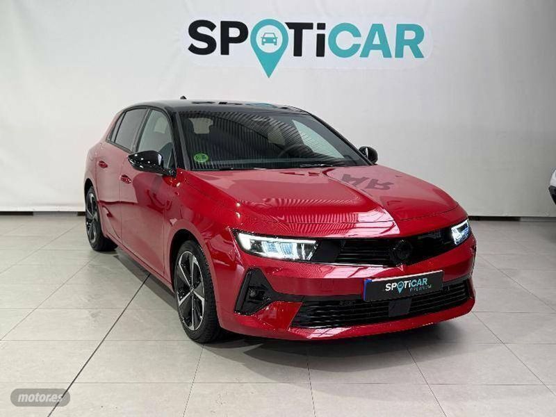 Usado Opel Astra 130 CV (95 kW) 2025 Rojo Familiar