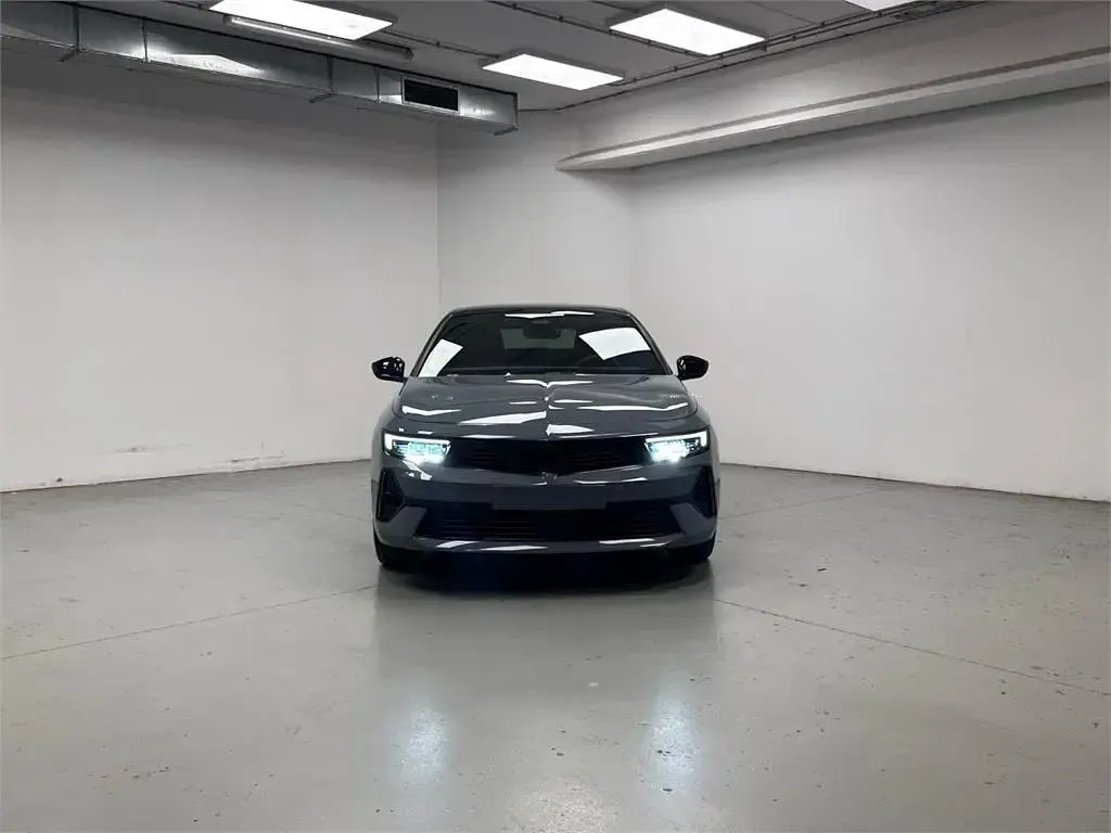 Nuevo Opel Astra 145 CV (106 kW) 2025 Gris Utilitario