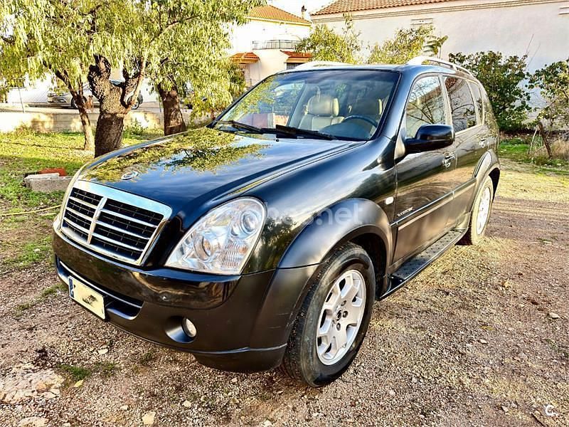 Negro Usado 2008 Ssangyong (KGM) Rexton II SUV | 4500 € (Precio justo) - Imagen 1/4